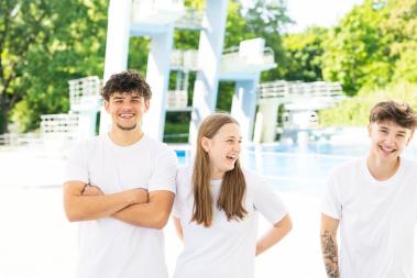 Auszubildende im Freibad